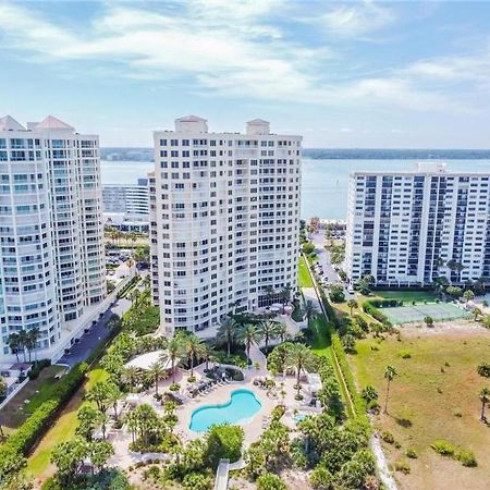 Meridian 1001 - A Spacious Beachfront Condo Clearwater Beach Exterior photo