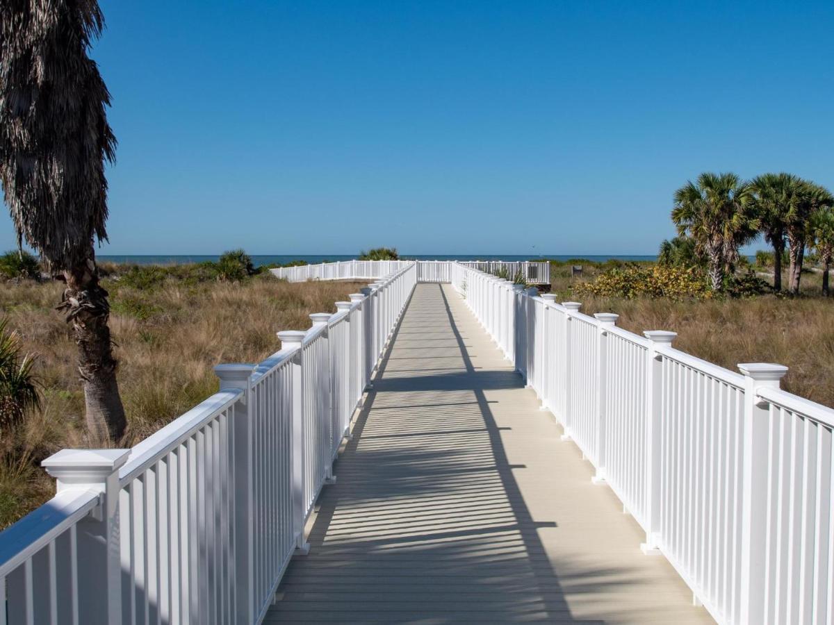 Meridian 1001 - A Spacious Beachfront Condo Clearwater Beach Exterior photo