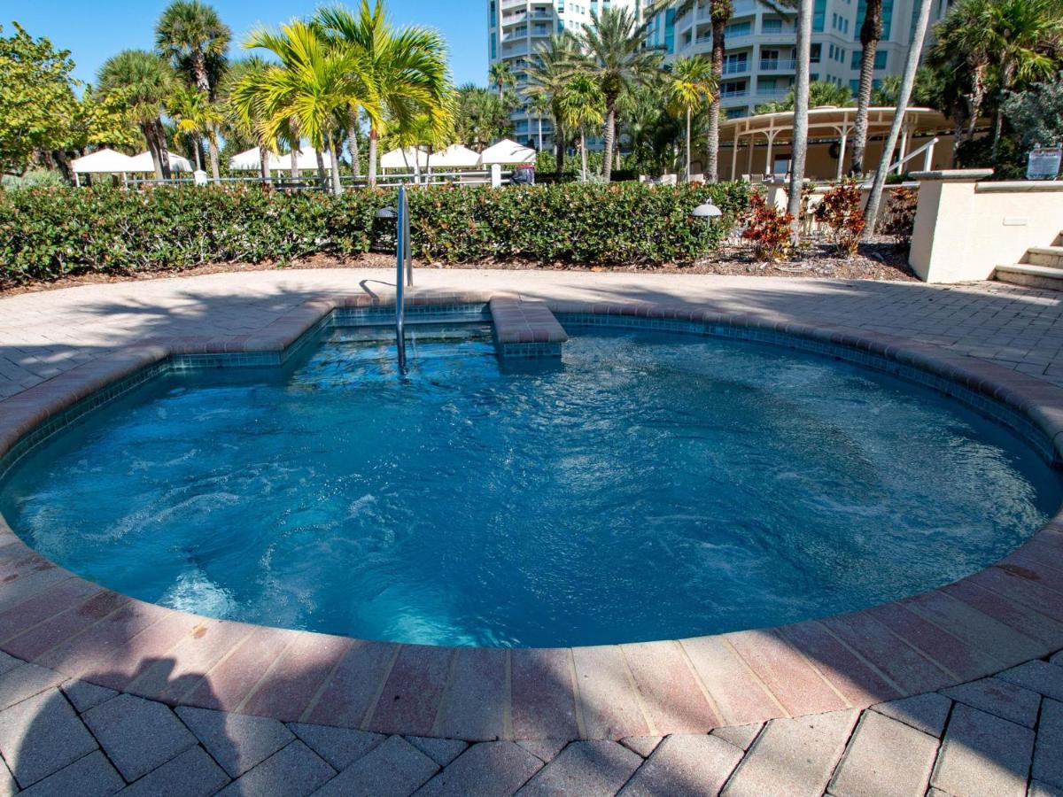 Meridian 1001 - A Spacious Beachfront Condo Clearwater Beach Exterior photo