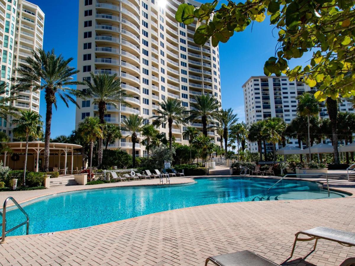 Meridian 1001 - A Spacious Beachfront Condo Clearwater Beach Exterior photo