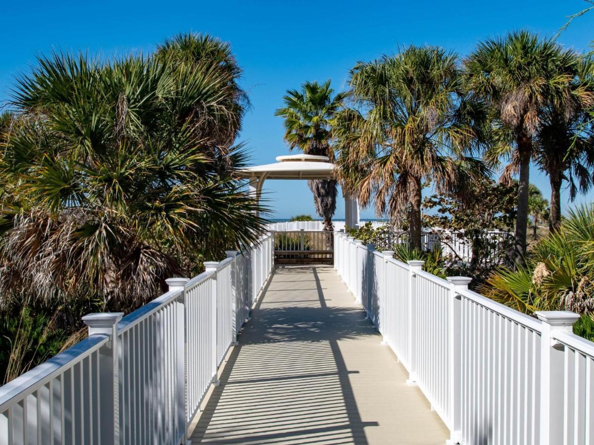 Meridian 1001 - A Spacious Beachfront Condo Clearwater Beach Exterior photo