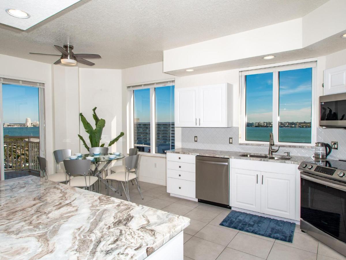 Meridian 1001 - A Spacious Beachfront Condo Clearwater Beach Exterior photo