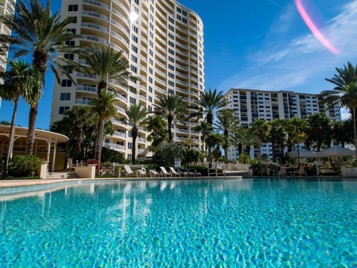 Meridian 1001 - A Spacious Beachfront Condo Clearwater Beach Exterior photo