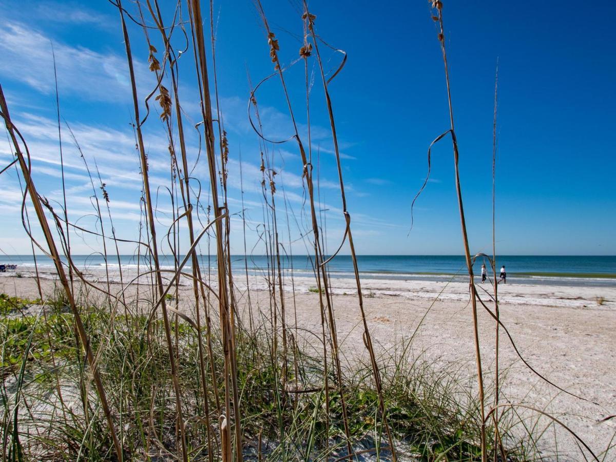 Meridian 1001 - A Spacious Beachfront Condo Clearwater Beach Exterior photo