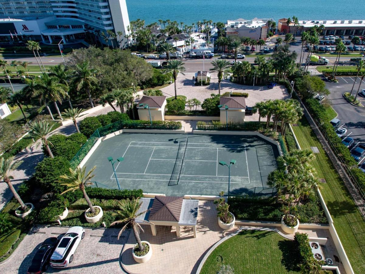 Meridian 1001 - A Spacious Beachfront Condo Clearwater Beach Exterior photo